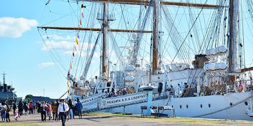 Puertas abiertas en la fragata ARA “Libertad”