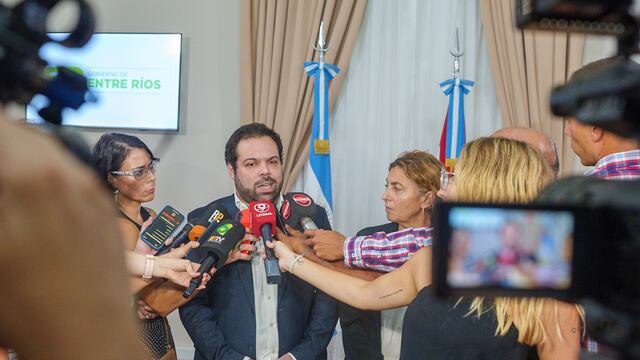 En crítica a los gremios, el funcionario remarcó: "necesitamos que todos pongan su granito de arena".