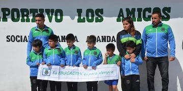 "La educación es para siempre", lema del Club Deportivo Los Amigos.