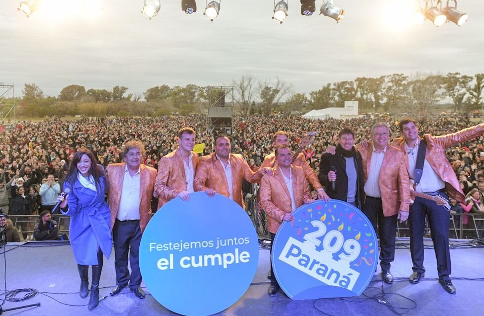 Paraná festejó con Los Palmeras su aniversario 209