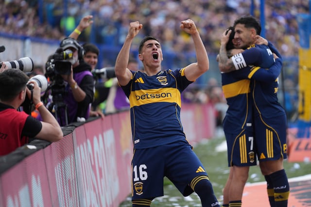 Miguel Merentiel festeja el 2-0 de Boca ante River. (AP)