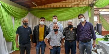 El ministro Sebastián Oriozabala estuvo en Leandro N. Alem acompañando la asamblea de la Cooperativa Frigorífica (COFRA)