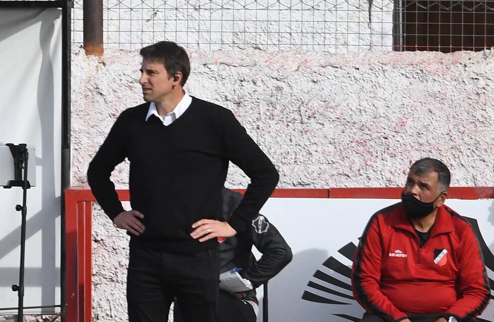 Deportivo Maipú se quedó sin técnico y se fue el capitán