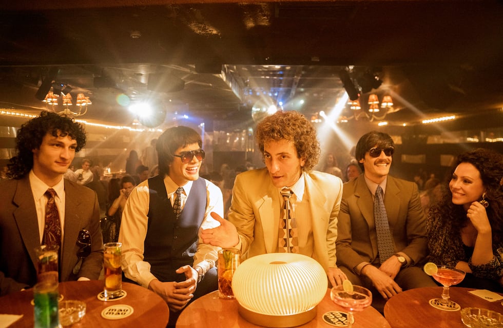 Quién es quién en la nueva serie de Guillermo Coppola