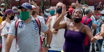 protestas contra el régimen de CubaMiles de personas salieron a manifestarse en distintas ciudades de la isla, asfixiadas por la represión, la falta de productos básicos y la crisis sanitaria causada por la pandemia. (AP)