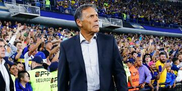 Miguel Ángel Russo. "El fútbol se volverá a jugar cuando el gobierno y los médicos lo indiquen", resaltó el DT de Boca. (AP)