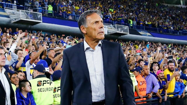 Miguel Ángel Russo. "El fútbol se volverá a jugar cuando el gobierno y los médicos lo indiquen", resaltó el DT de Boca. (AP)