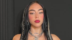 La insólita experiencia que vivió Nicki Nicole arriba de un avión junto a un fanático