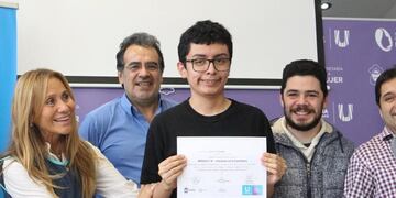 Alumnos de escuela especial recibieron certificados de Formación laboral