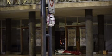 Operativos nocturnos para ayudar a personas en situación de calle. (Foto: facundo luque)
