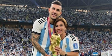 Leandro Paredes y su mamá, Myriam