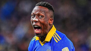 Luis Advíncula de Boca recibió una denuncia.