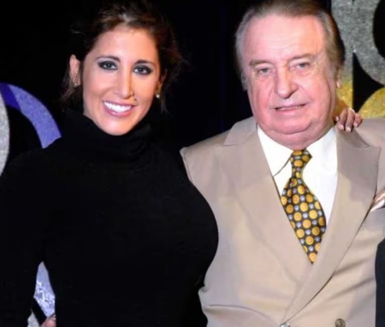 Ayelén Paleo junto a Santiago Bal.