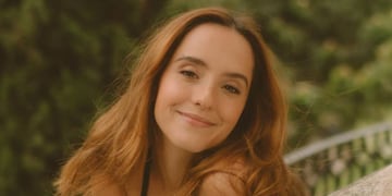 Evaluna apostó por una micro bikini verde e impactó con su trabajada figura al posar frente al espejo