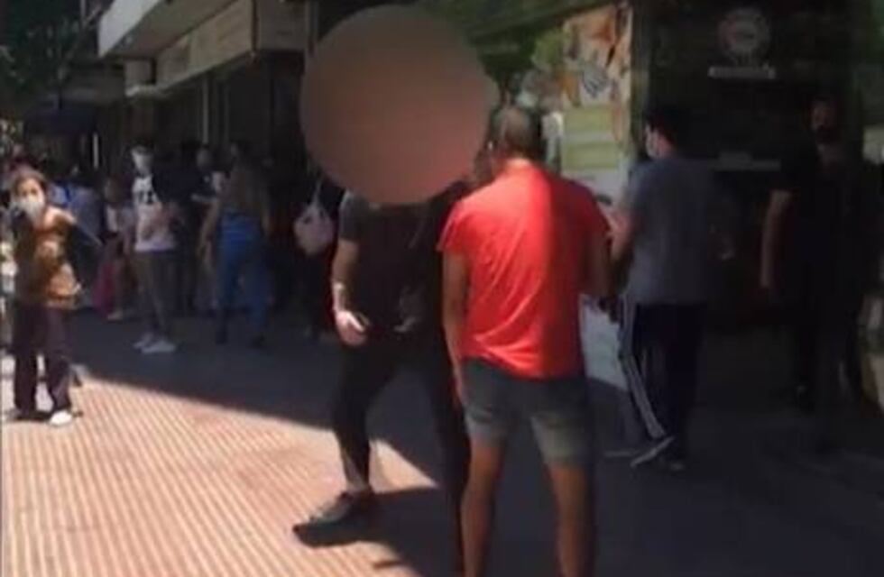 Video: pelea en un colegio de Córdoba termina con un joven inconsciente