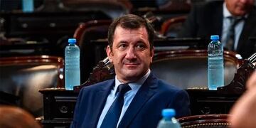 Allanaron las oficinas de Kueider en el Senado, y la justicia rechazó su pedido para que le restituyan la banca.
