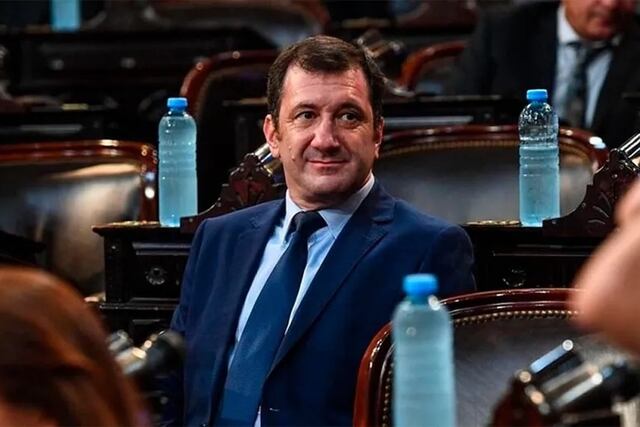 Allanaron las oficinas de Kueider en el Senado, y la justicia rechazó su pedido para que le restituyan la banca.