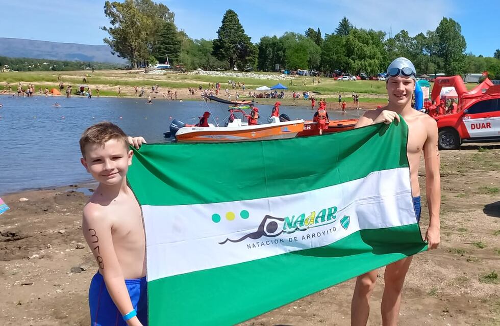 Santino y Valentino Carignano se destacaron en la segunda fecha del circuito de aguas abiertas Natura Sport