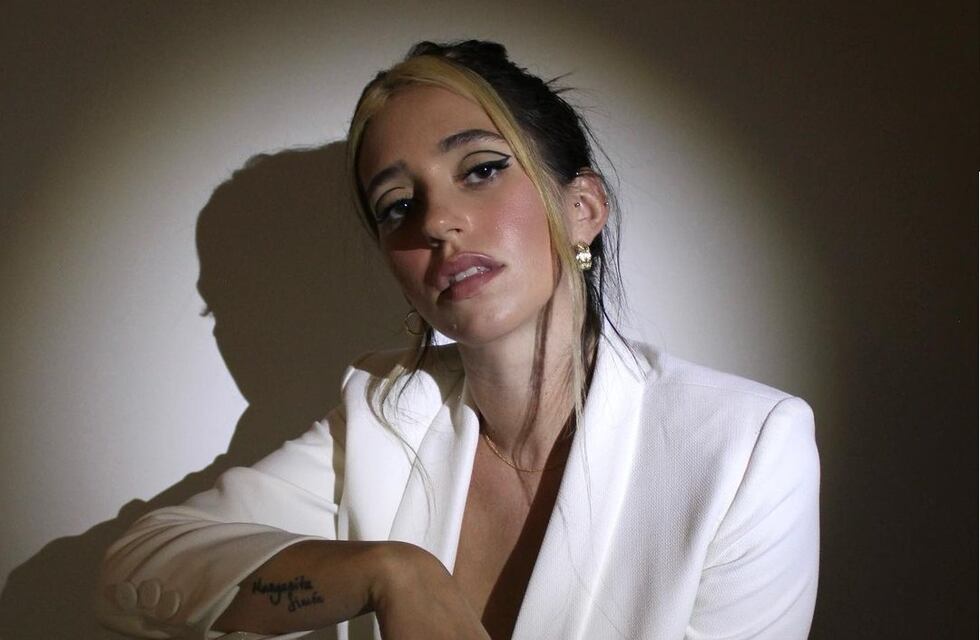 Leticia Siciliani posó con una bikini de animal print y conquistó a sus seguidores