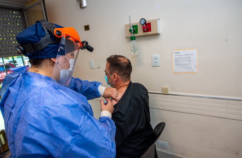 Coronavirus: este jueves comienza la vacunación al personal policial de Entre Ríos