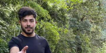 Con esta ropa se lo vio por última vez a Rodrigo Salguero. La familia afirma que mide 1,75 metros y que probablemente se encuentre más delgado que en la foto.