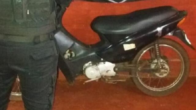 Recuperaron una motocicleta robada en Pozo Azul.