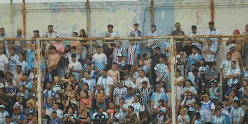 La Academia utilizará esa camiseta durante todo el mes de octubre. (Javier Ferreyra)