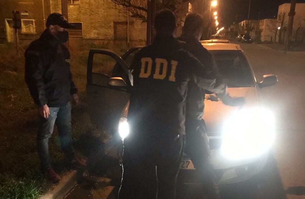 Detuvieron a un menor de edad por los autos incendiados