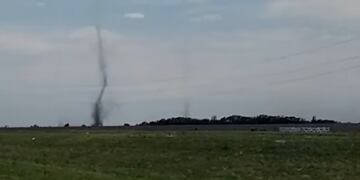 Registraron la cola de un tornado en la localidad sureña.