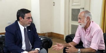 Medina Ruiz, se reunió con el reconocido inmunólogo Alfredo Miroli para establecer nuevas estrategias para la vacunación contra el dengue.