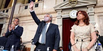 Alberto Fernández. Junto a Cristina Fernández y Sergio Massa, en Diputados, el lunes 1° de marzo. (Presidencia)