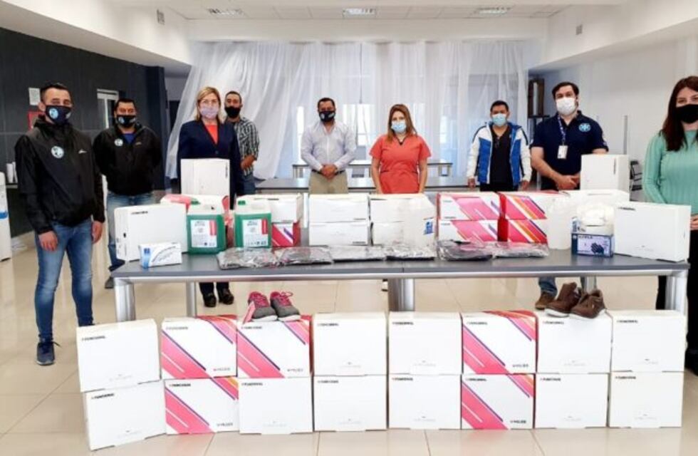 Entregan calzados al 107 del Hospital Zonal