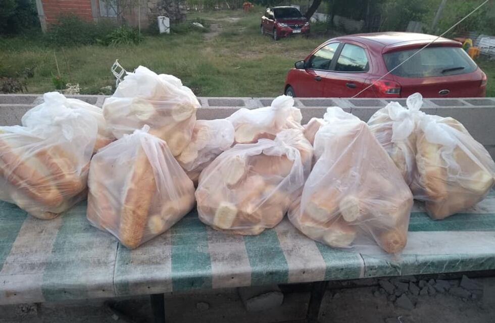 Una ONG de Carlos Paz logró juntar y donar durante todo abril, unos 170 kilos de pan por semana