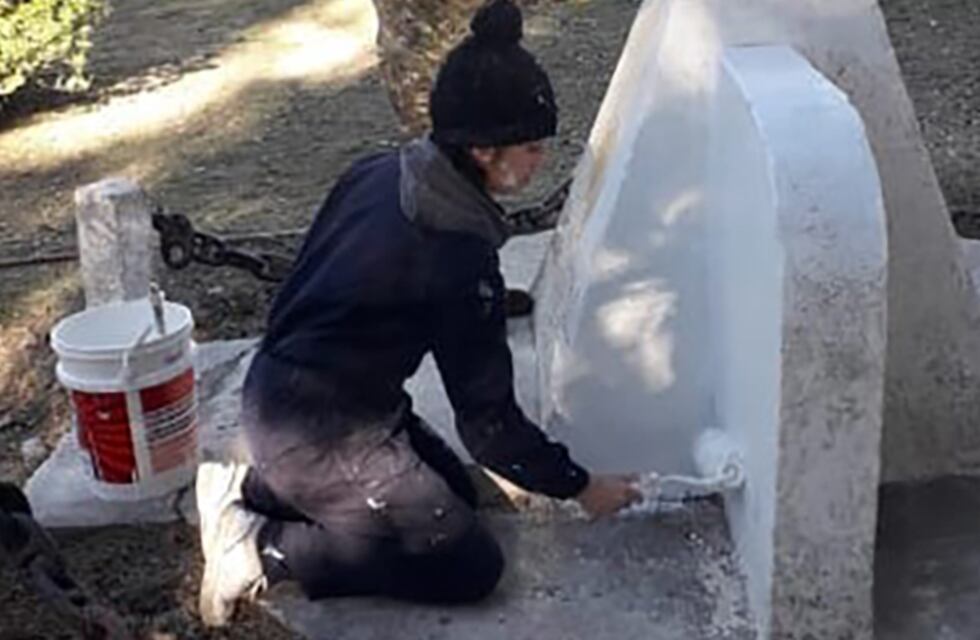 Infantería de Marina pintó la escuela de “Las Oscuras”