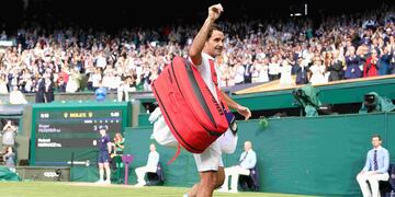 Roger Federer retirandose del All England ovacionado. (DPA)