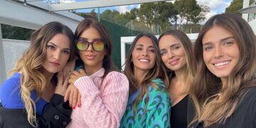 Elena Galera, Daniella Semaan y Coral Simanovich viajaron a la capital francesa.