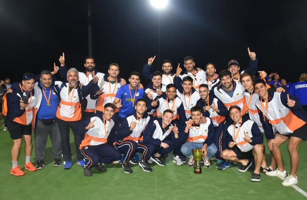 Hockey: tres puntaltenses campeones con la selección de Bahía Blanca.