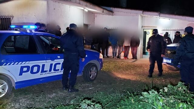 La Policía continúa desarticulando reuniones sociales no habilitadas, en la provincia.
