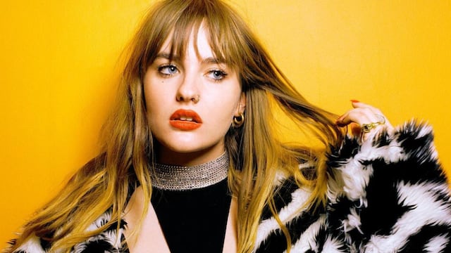 Victoria De Angelis, la bajista ultra hot de Måneskin, impactó a Mía Khalifa con una producción al límite