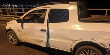 Accidente vial sobre el puente Roque González.