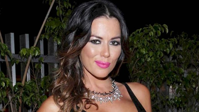 Pantalón negro tiro bajo y top negro: Así es el “Karilook" de Karina Jelinek / Foto: Instagram