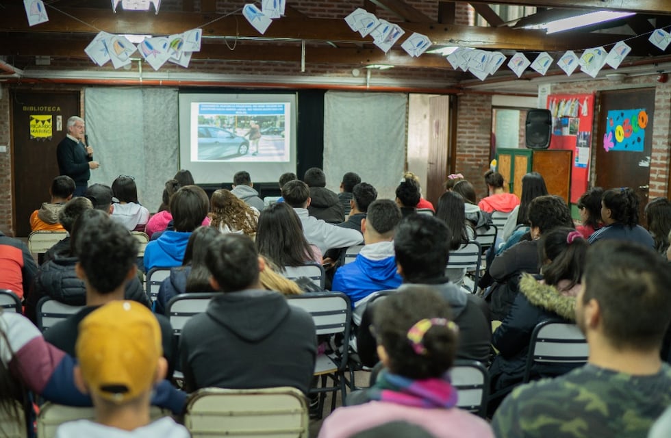 El Municipio brinda charlas sobre Educación Vial en escuelas secundarias