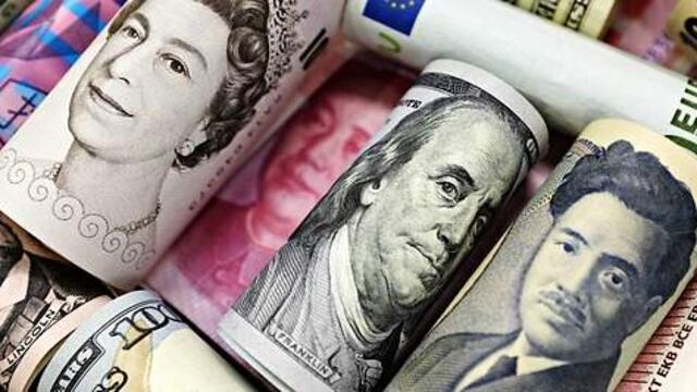 El dólar y el euro, muy parejos.