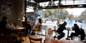 El sector gastronómico, entre las actividades que reciben ayuda del Gobierno Provincial (La Voz).