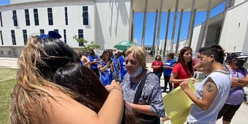 familiares de Lara Gigena marcharon para pedir justicia. Los familiares se movilizaron este mediodía hacia Tribunales. Río Cuarto
Tomy Fragueiro