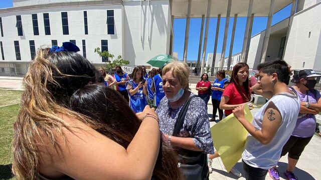 familiares de Lara Gigena marcharon para pedir justicia. Los familiares se movilizaron este mediodía hacia Tribunales. Río Cuarto
Tomy Fragueiro