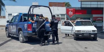 Detuvieron a tres personas con drogas en una estación de servicios