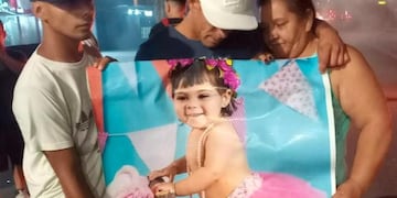 La abuela de la nena que falleció al quedar en medio de un tiroteo en barrio San Alberto sigue reclamando justicia. (ElDoce.tv)