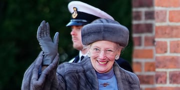 La reina Margrethe II accedió al trono de Dinamarca en 1972. El país celebra el quincuagésmimo aniversario de su posesión con celebraciones de bajo perfil debido a la pandemia de coronavirus. Las celebraciones públicas han sido postergadas para finales de septiembre de 2022.