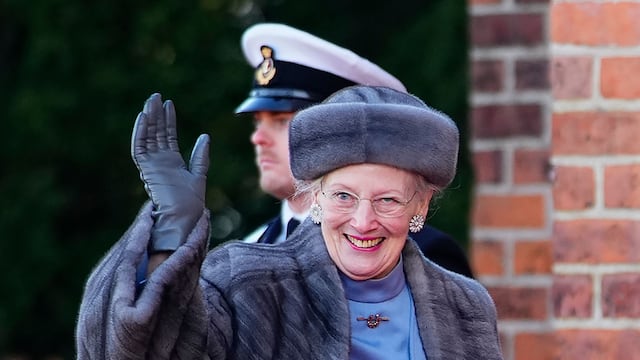 La reina Margrethe II accedió al trono de Dinamarca en 1972. El país celebra el quincuagésmimo aniversario de su posesión con celebraciones de bajo perfil debido a la pandemia de coronavirus. Las celebraciones públicas han sido postergadas para finales de septiembre de 2022.